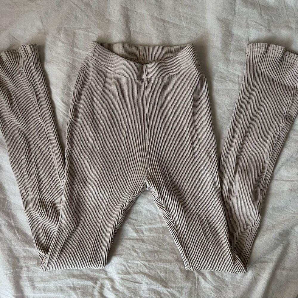 URBAN OUTFITTERS CREAM FLARE PANT